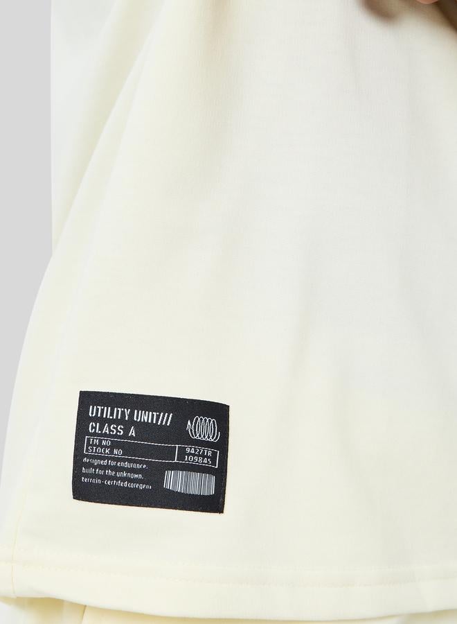 Styli Men Oversized Badge Detail T-Shirt and Shorts Co-Ords - Image 3